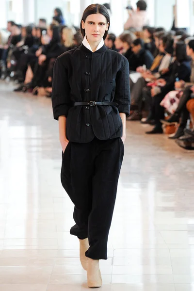 Look 10